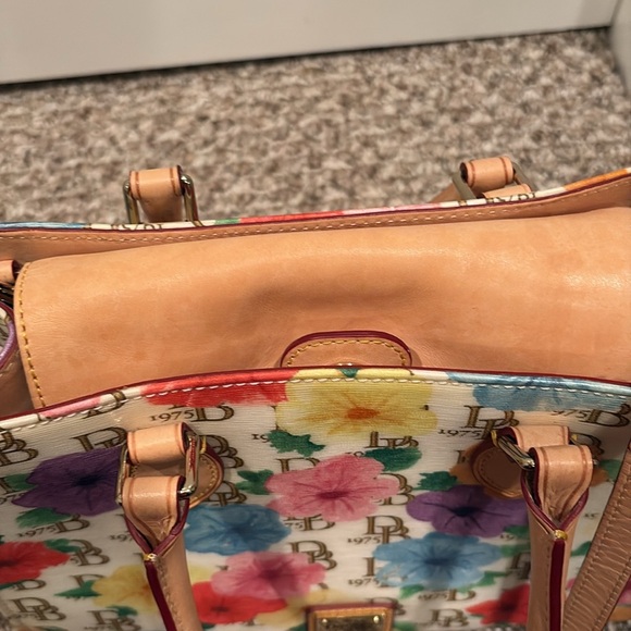 Dooney & Bourke Leather Hibiscus Floral Janine Handbag, fine condition - Picture 6 of 11